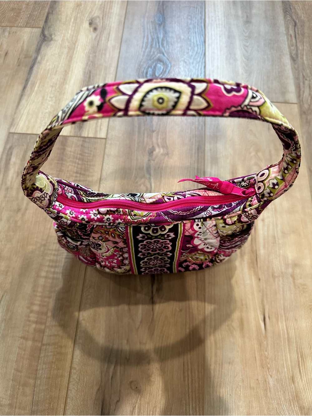 Vera Bradley shoulder bag in the retired Very Berry Paisley pattern - Picture 2 of 8